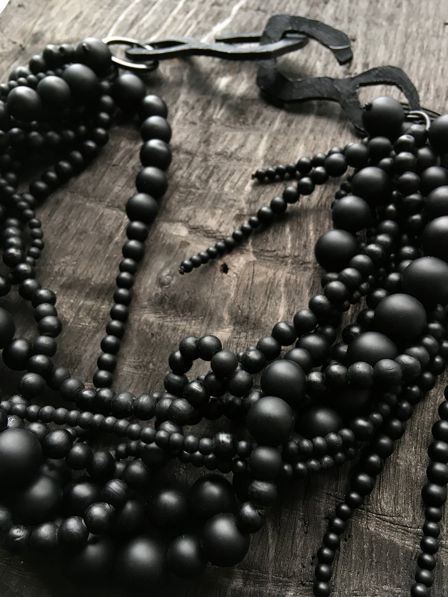 BOLD ONYX NECKLACE
