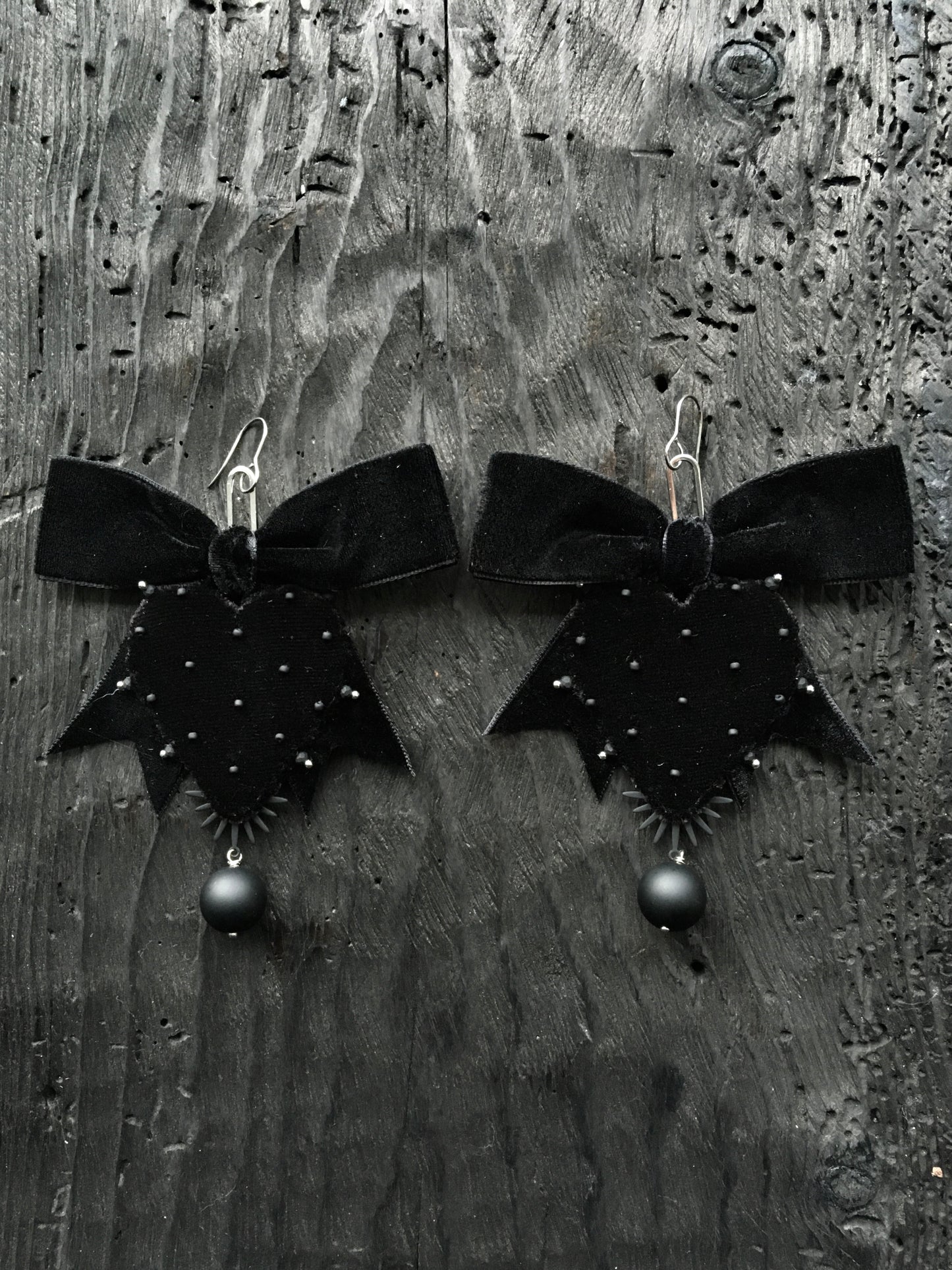 BLACK VELVET HEART EARRINGS