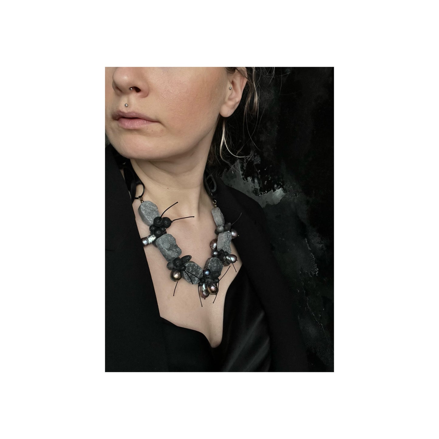 GEMSTONE AND LEATHER NECKLACE