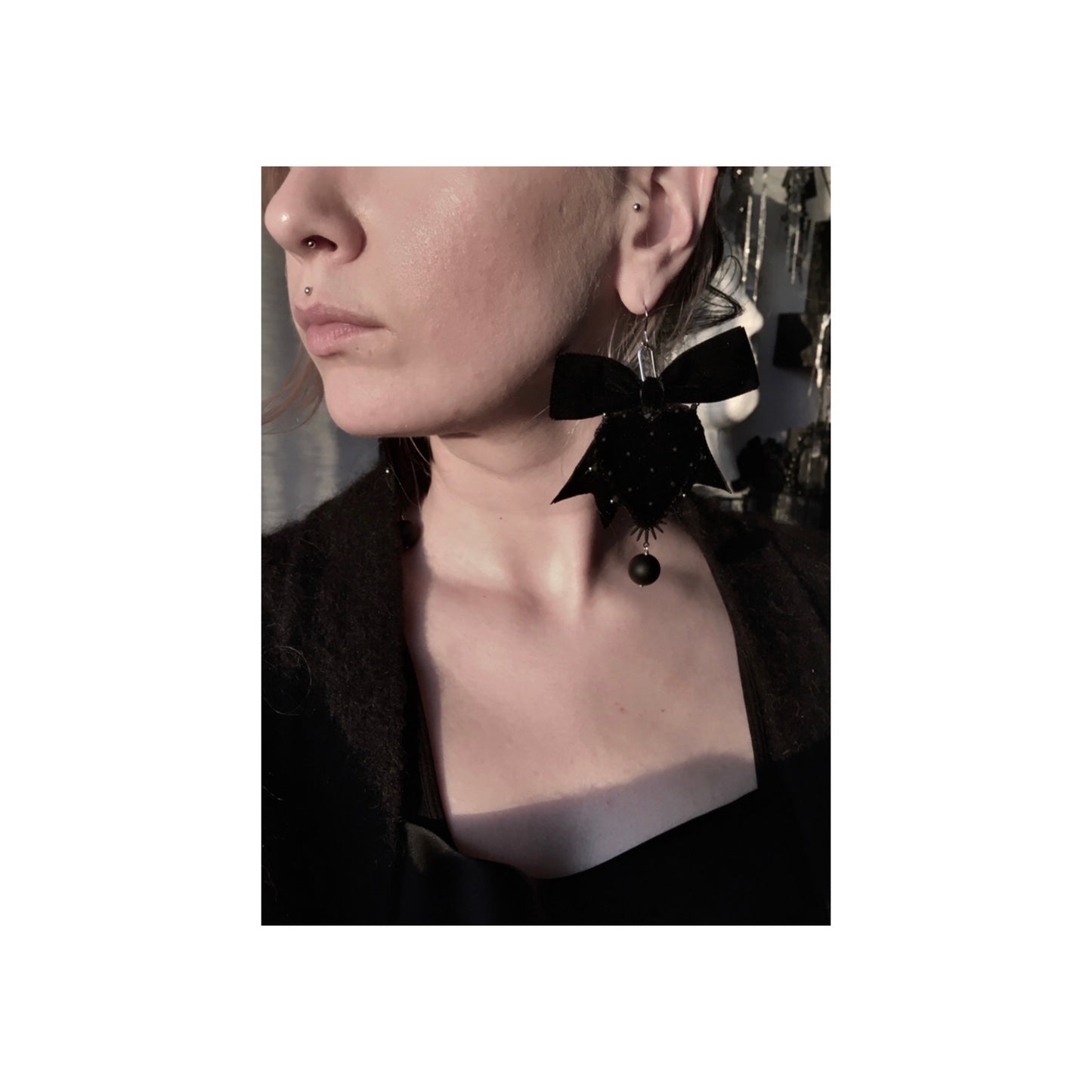 BLACK VELVET HEART EARRINGS