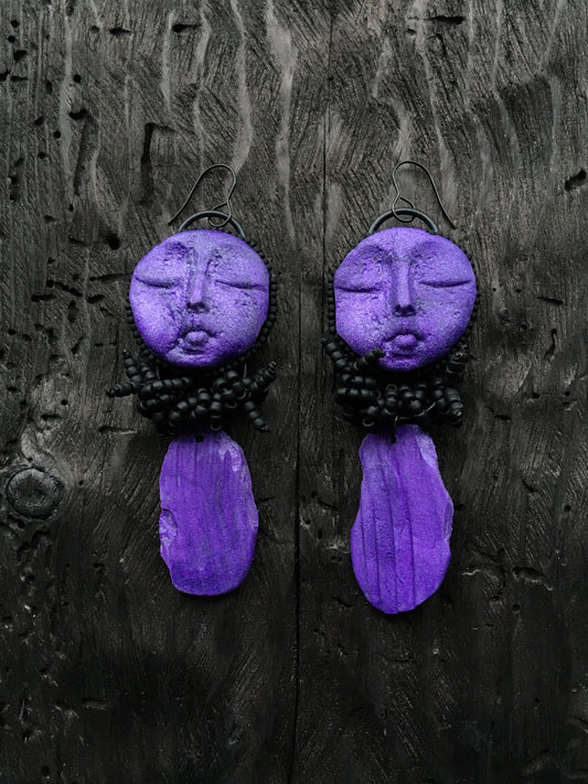 VIOLET EARRINGS WITH FACE MOTIF