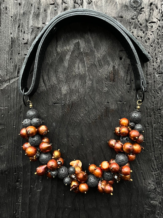 FRESHWATER PEARL AND LEATHER NECKLACE