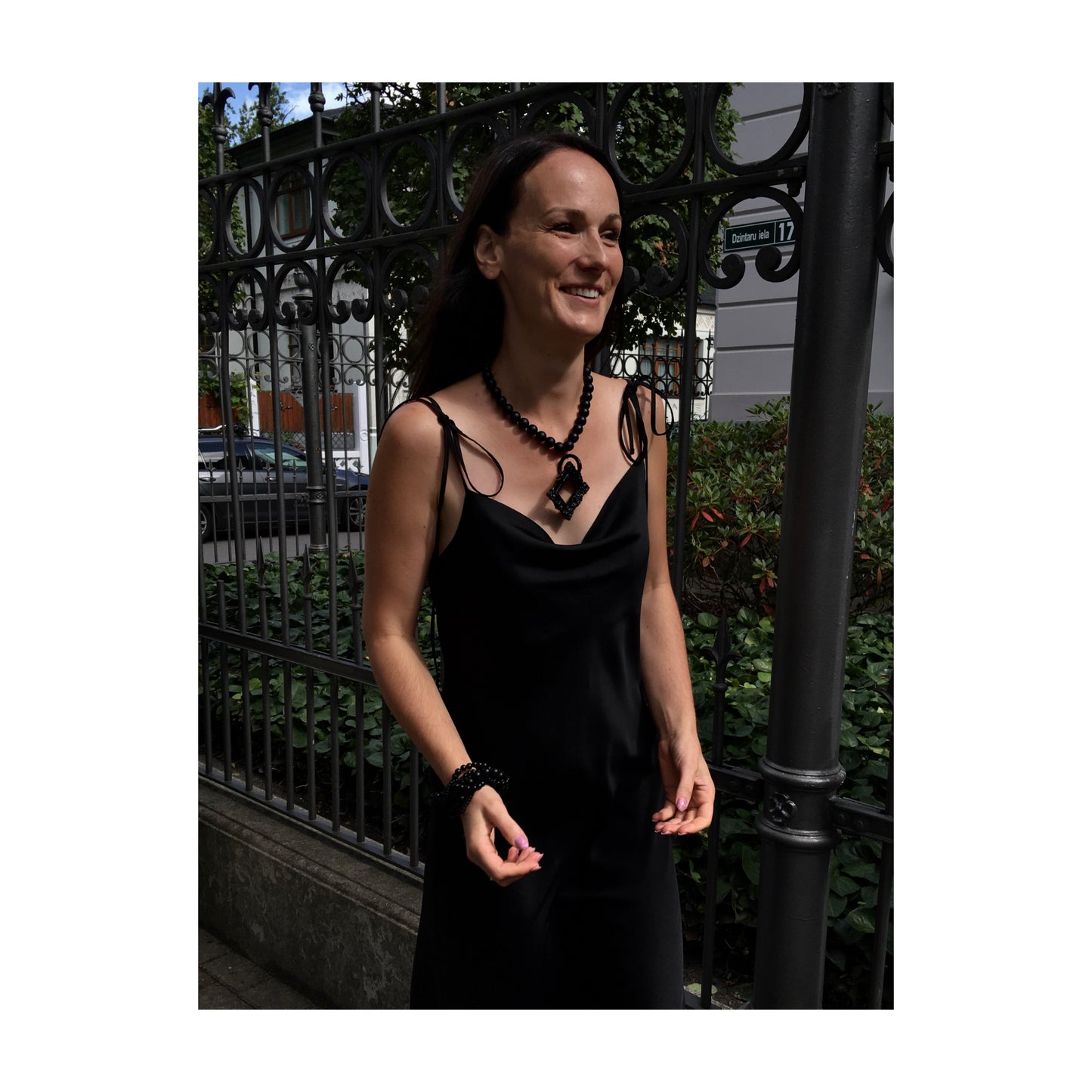 ONYX NECKLACE WITH FRAME PENDANT