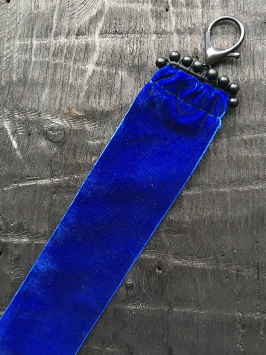 COBALT BLUE CHOKER