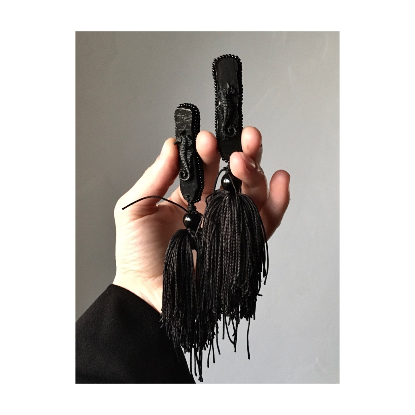 SEAHORSE EARRINGS WITH TASSEL