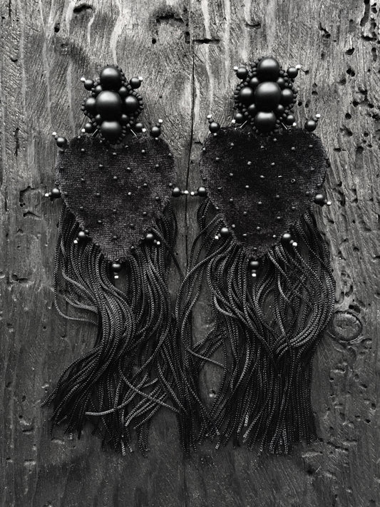 HEART EARRINGS WITH ONYX GEMSTONE BEADS AND FRINGE