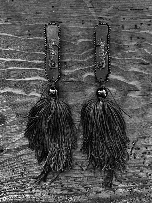 SEAHORSE EARRINGS WITH TASSEL